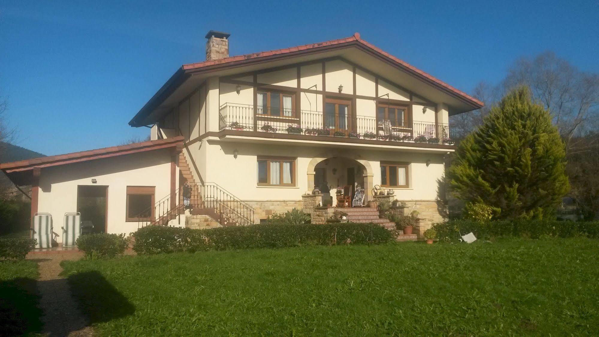 Casa Rural Ibarrondo Etxea Mungia Exterior foto